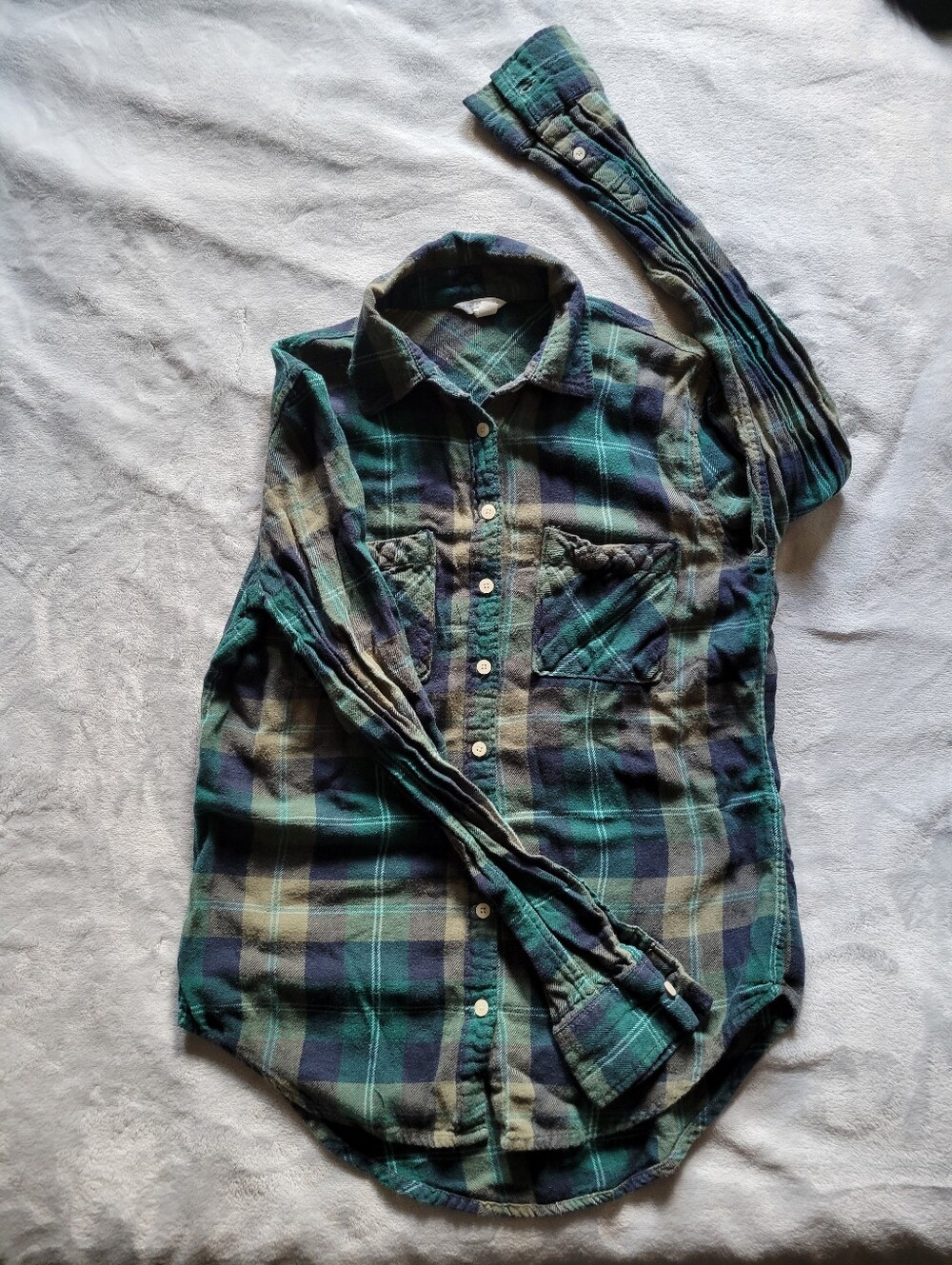 Aeropostale | Green and Navy Plaid Flannel Shirt